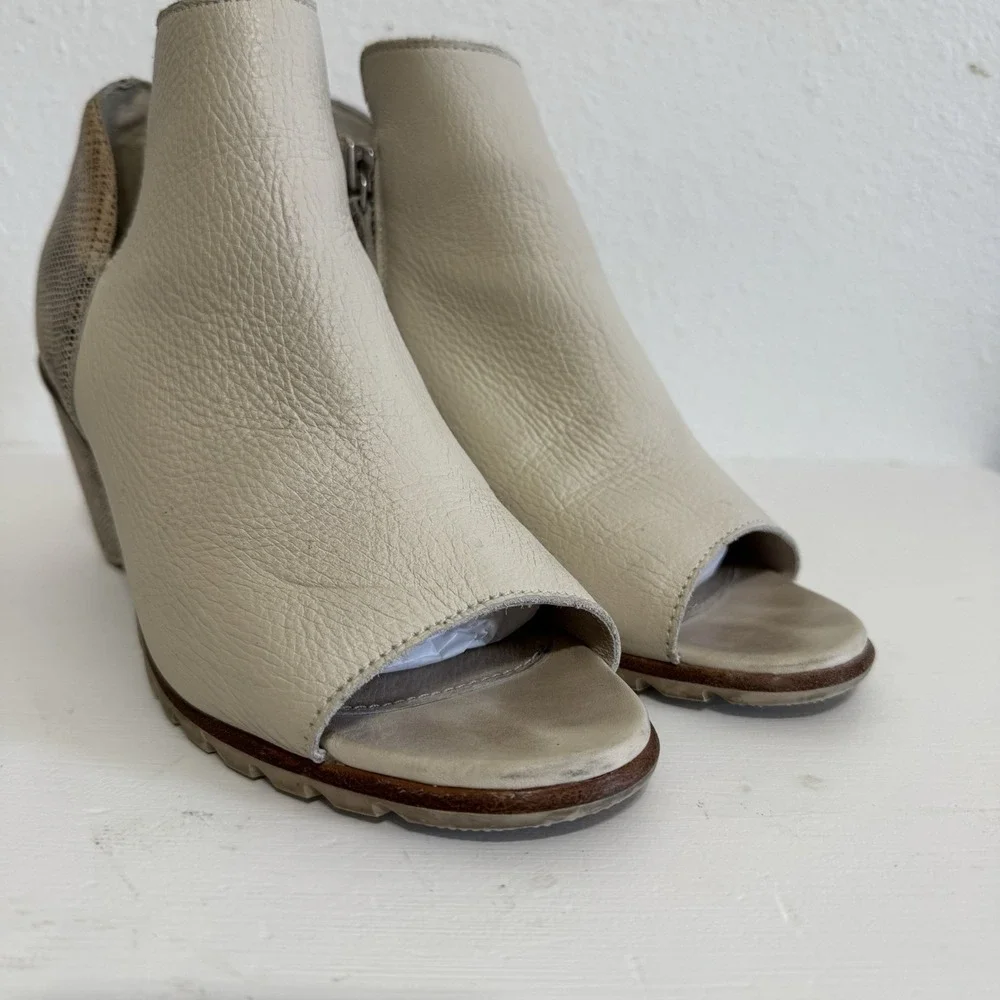 Sorel Nadia Beige‎ & Snakeskin Leather Peep Toe Ankle Booties Womens Size 9